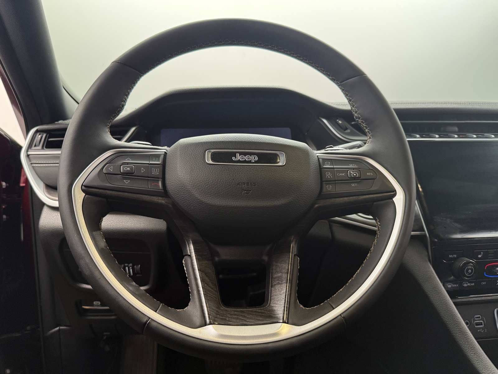 Thumbnail: 2024 Jeep Grand Cherokee - 4