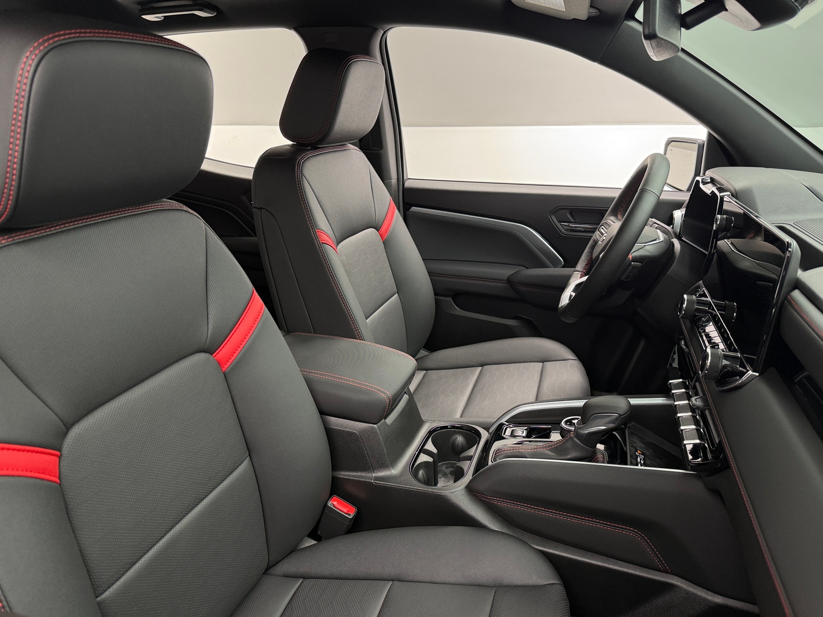 Thumbnail: 2025 Chevrolet Colorado - 2