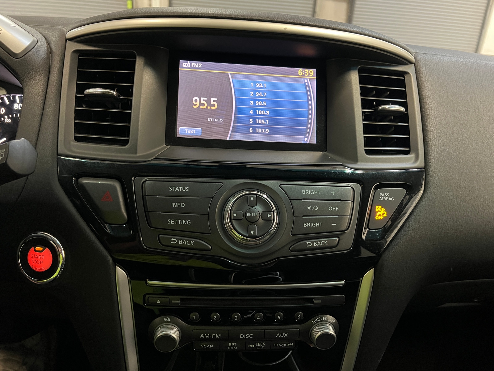 Thumbnail: 2016 Nissan Pathfinder - 4