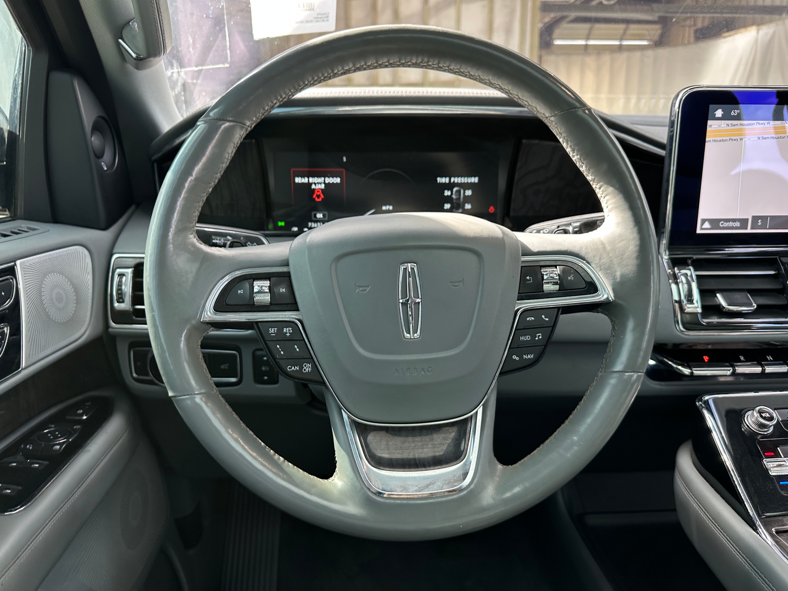 Thumbnail: 2018 Lincoln Navigator - 4