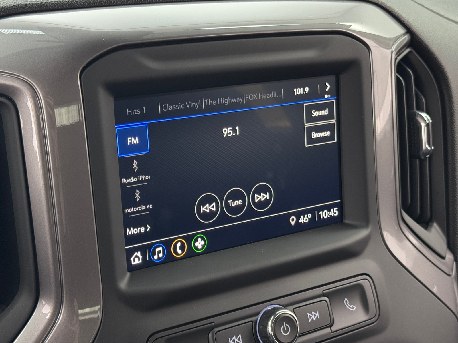 Thumbnail: 2022 Chevrolet Silverado 1500 - 4