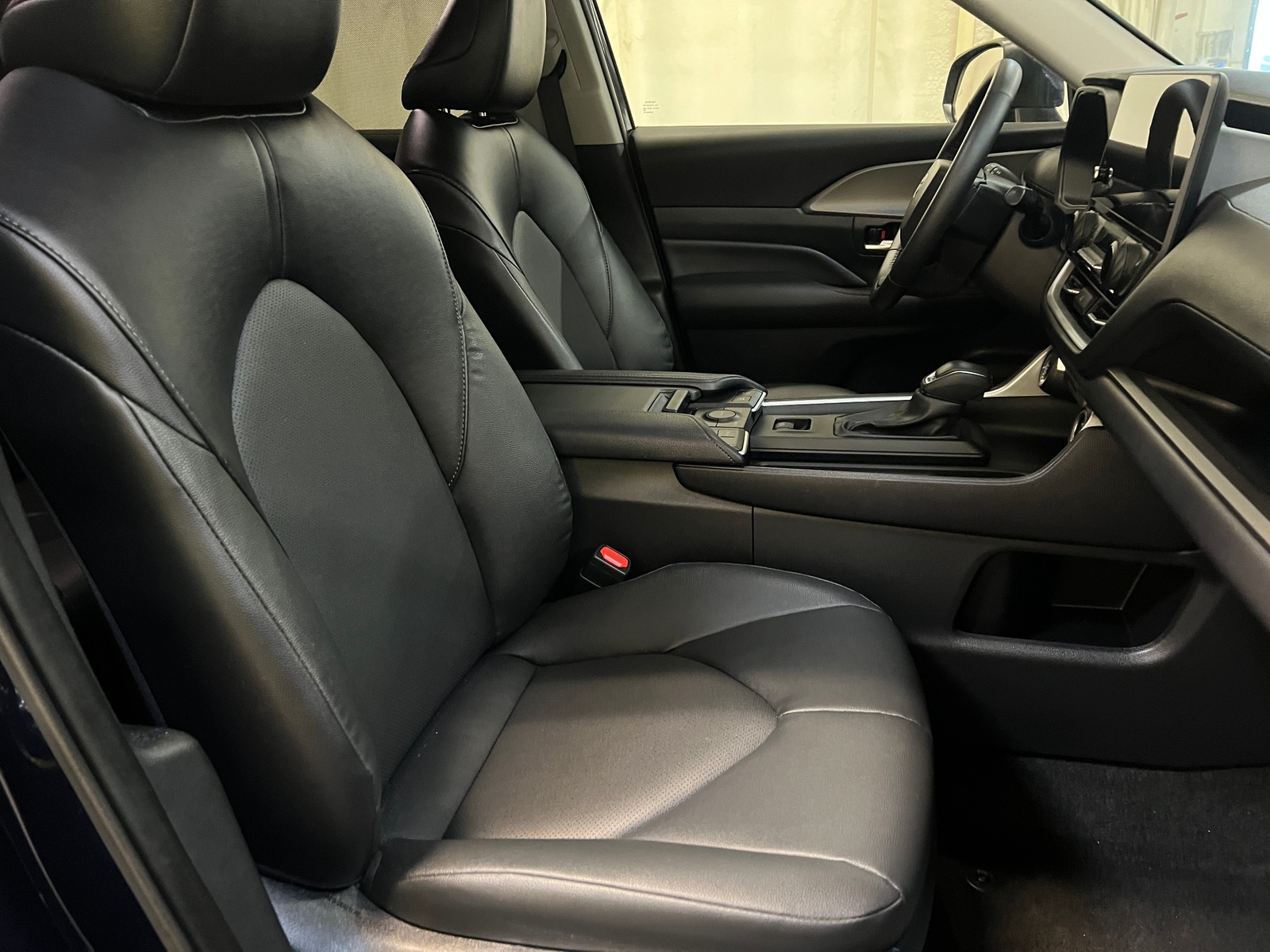 Thumbnail: 2025 Toyota Grand Highlander - 2