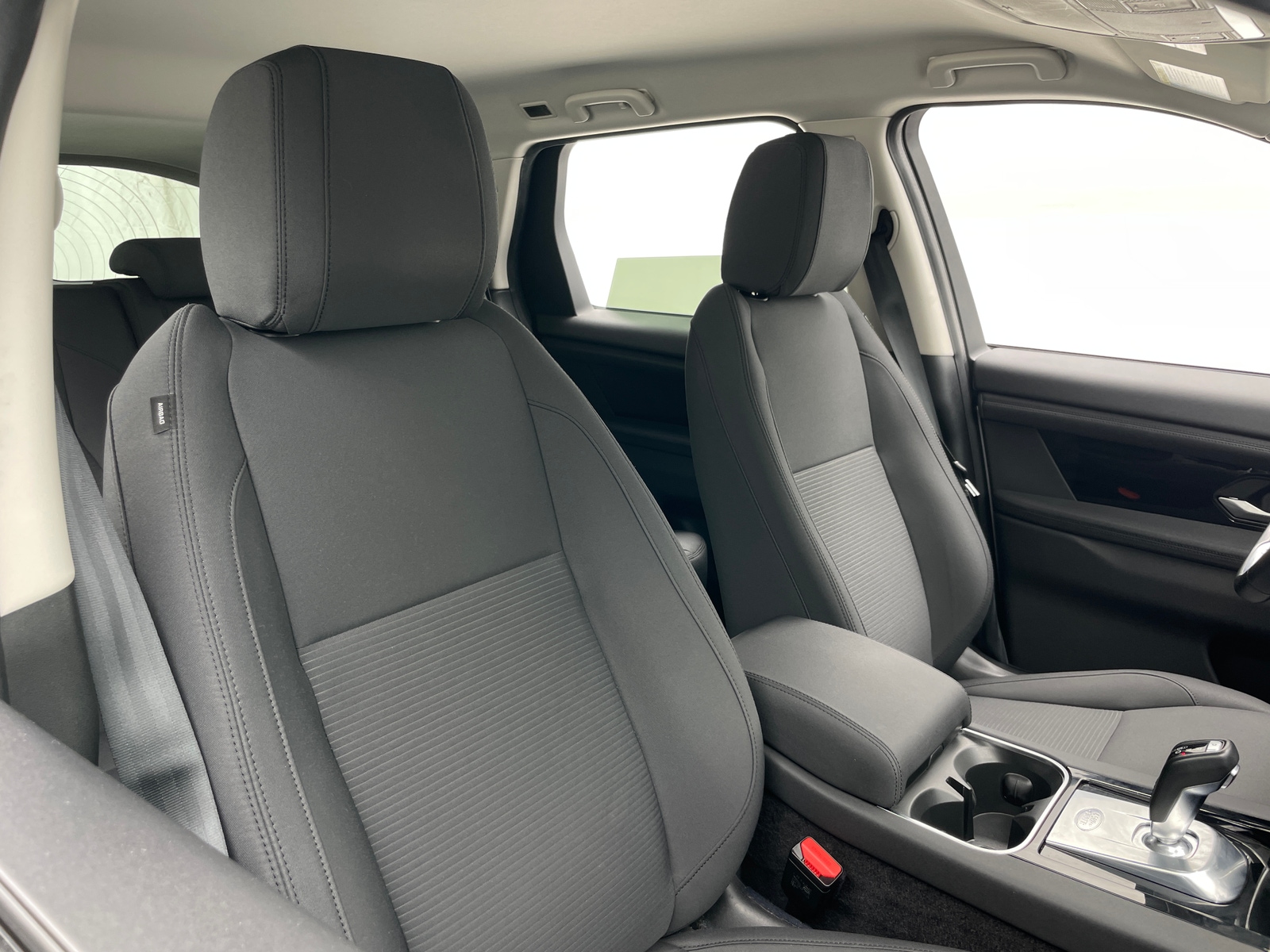 Thumbnail: 2020 Land Rover Discovery Sport - 2