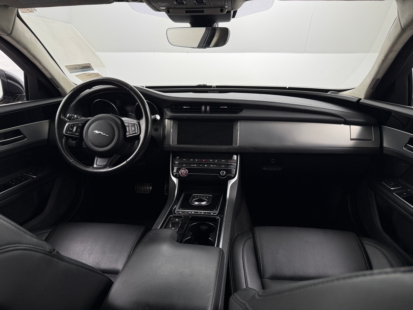 Thumbnail: 2020 Jaguar XF - 2