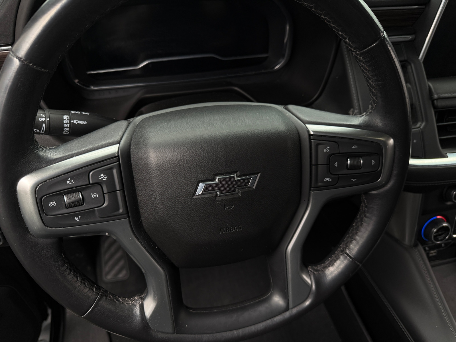 Thumbnail: 2022 Chevrolet Suburban - 4