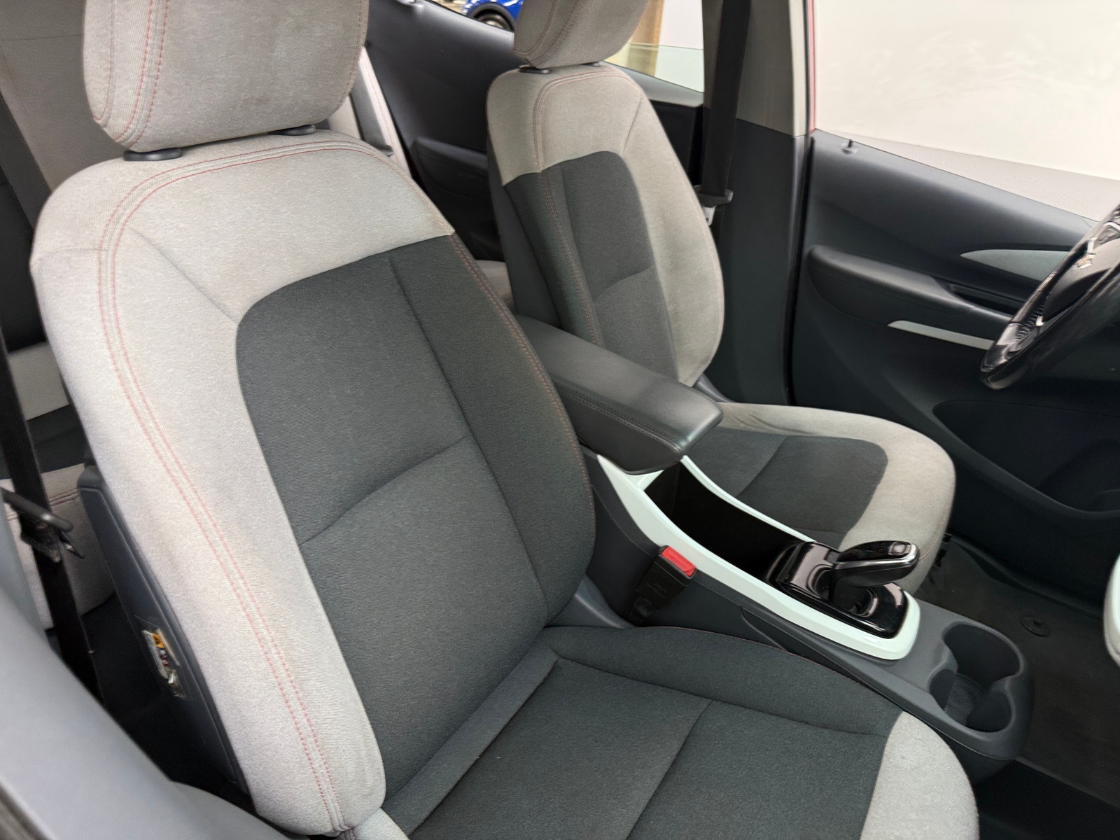 Thumbnail: 2021 Chevrolet Bolt EV - 2