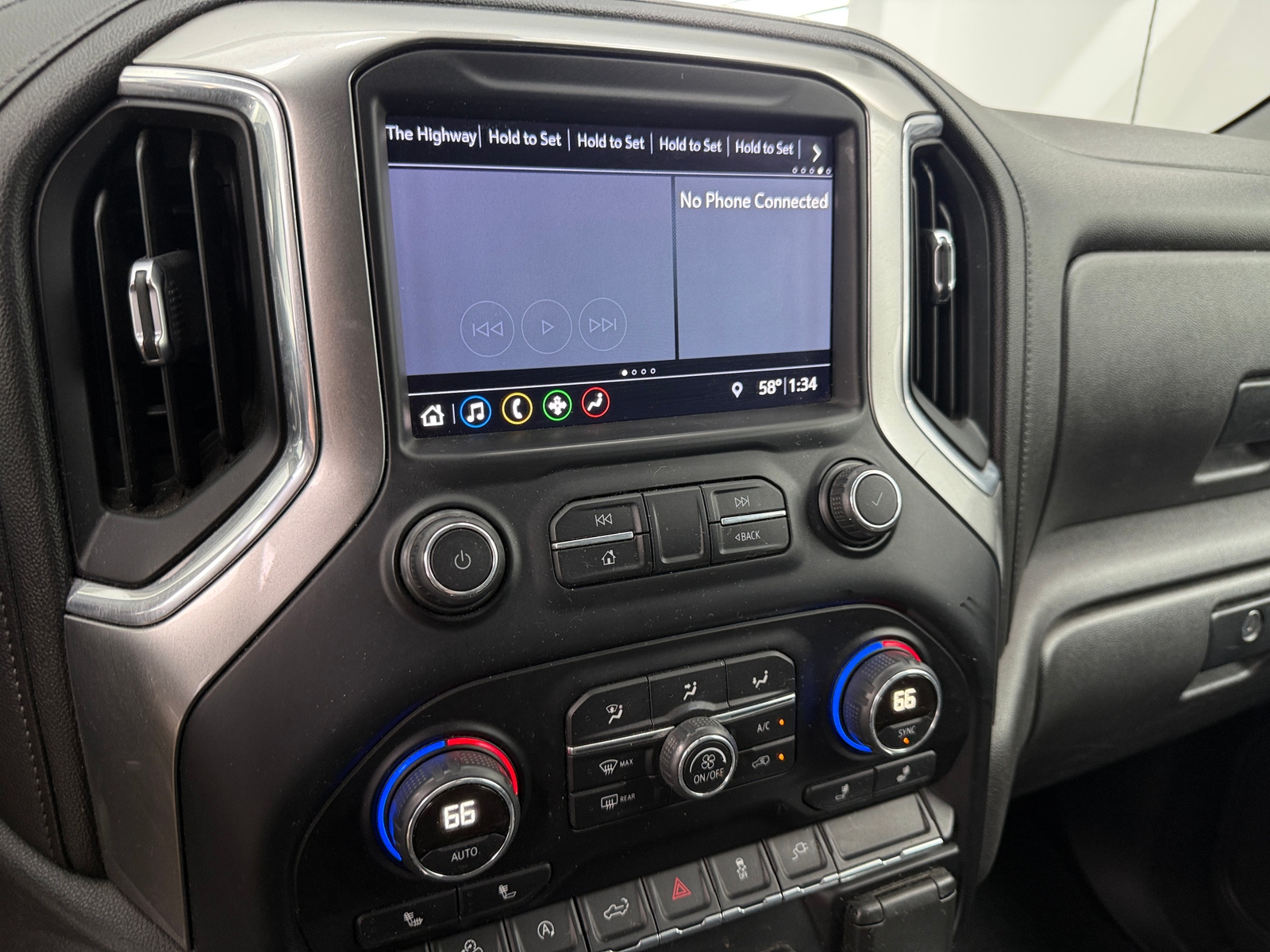 Thumbnail: 2019 Chevrolet Silverado 1500 - 4