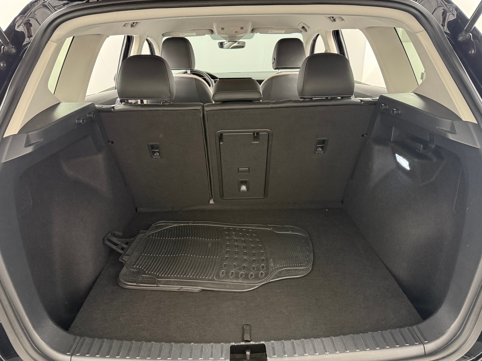 Thumbnail: 2025 Volkswagen Taos - 6