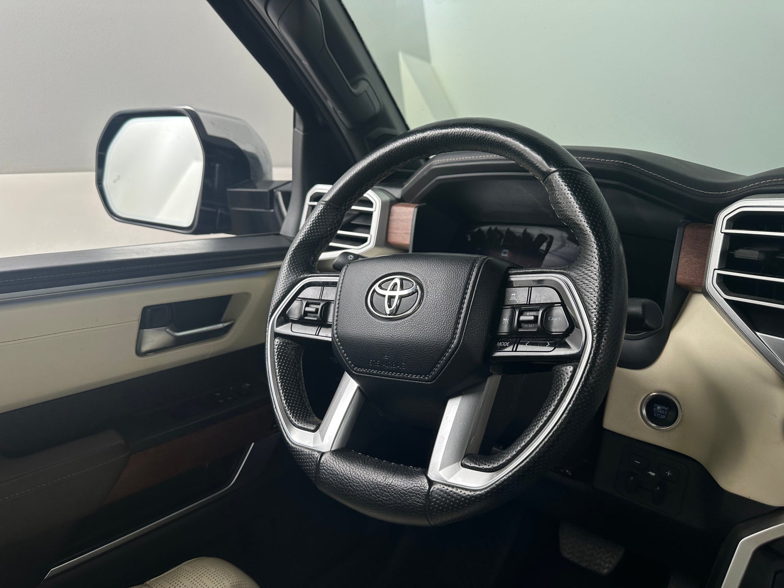 Thumbnail: 2022 Toyota Tundra - 4