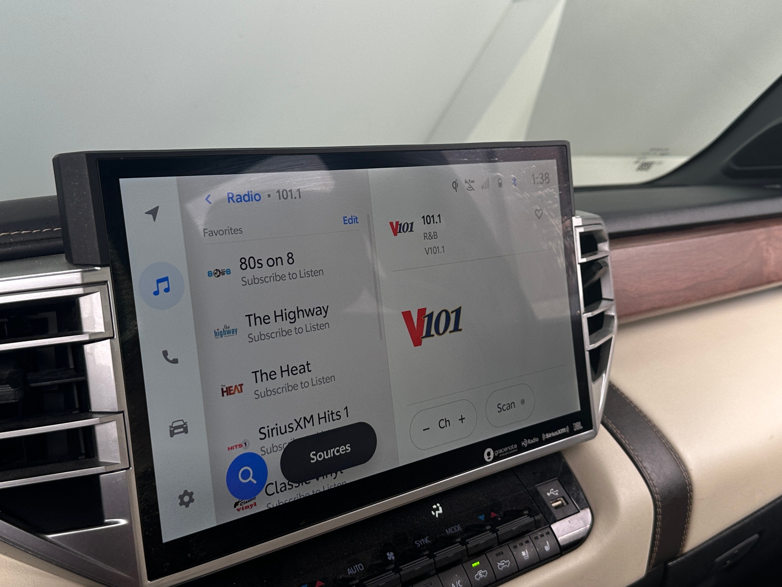 Thumbnail: 2022 Toyota Tundra - 3