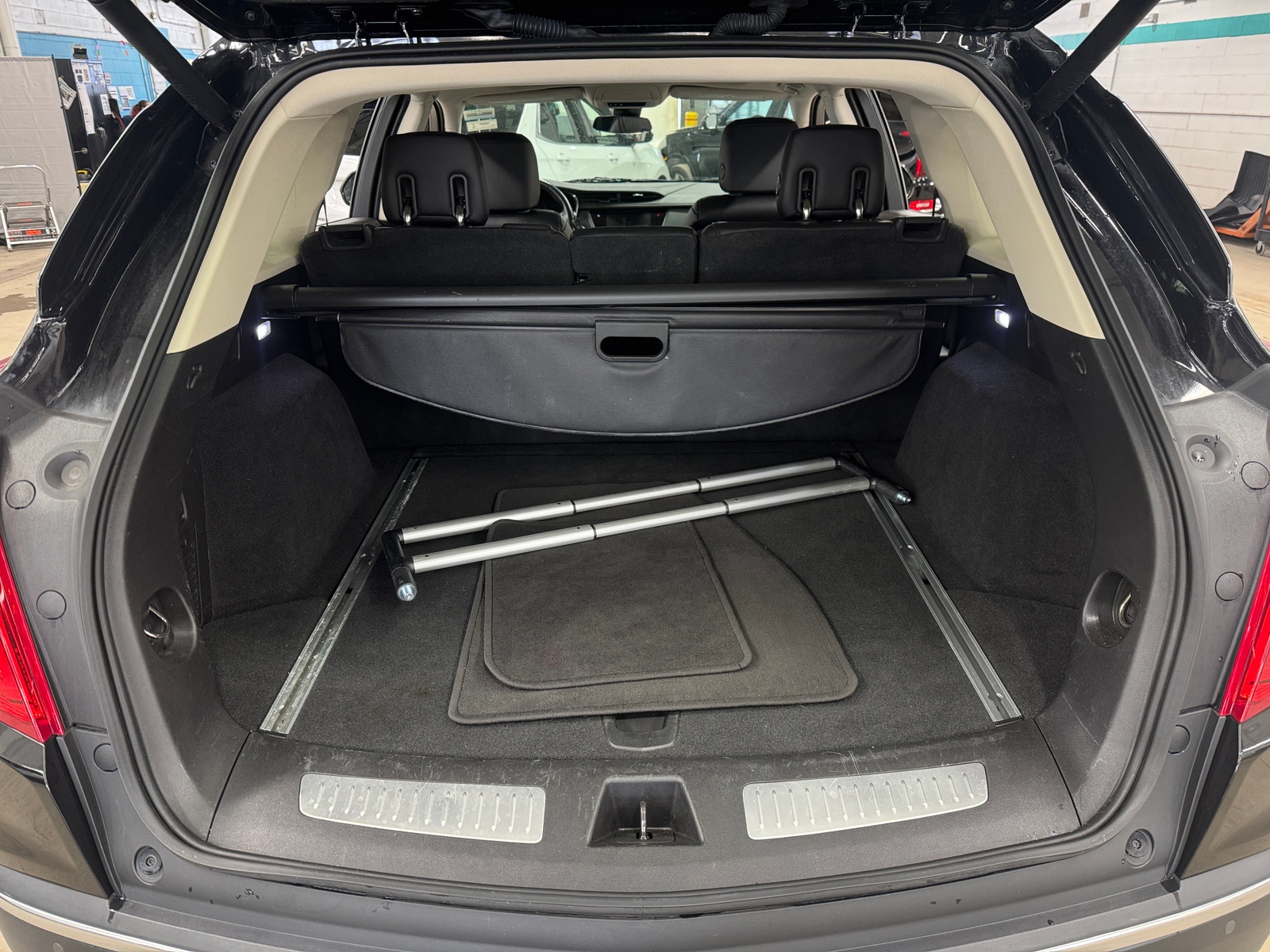 Thumbnail: 2018 Cadillac XT5 - 6