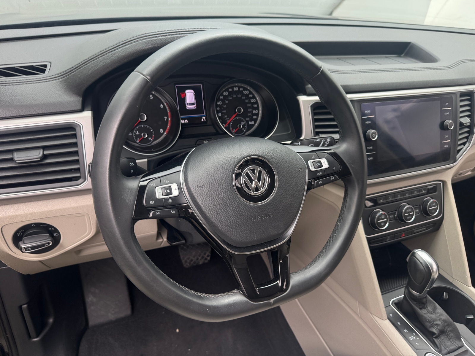 Thumbnail: 2019 Volkswagen Atlas - 4