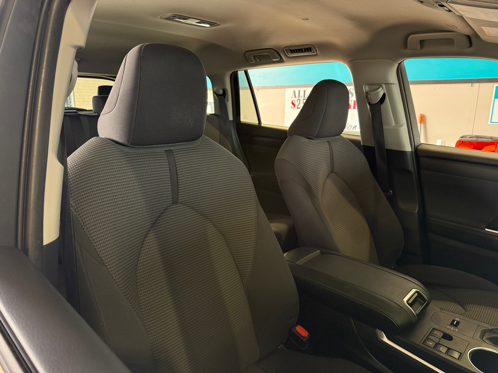 Thumbnail: 2025 Toyota Highlander - 2