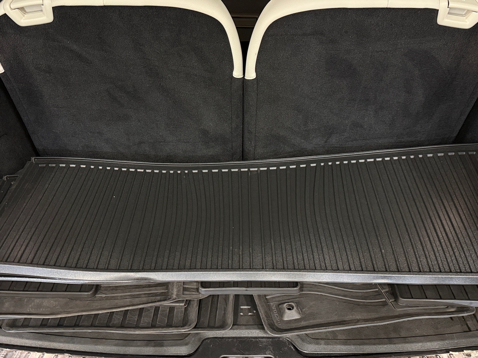 Thumbnail: 2023 Volvo XC90 - 6