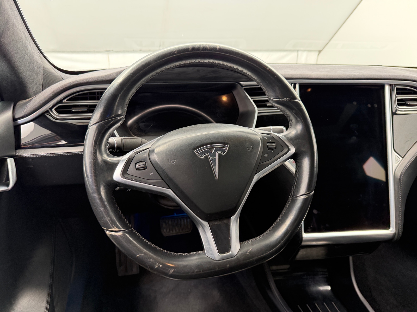 Thumbnail: 2015 Tesla Model S - 4