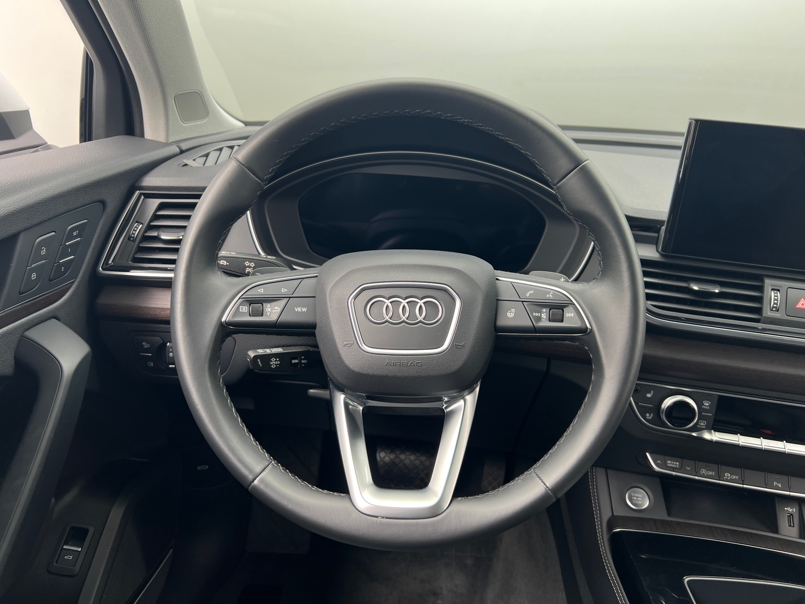 Thumbnail: 2021 Audi Q5 - 4