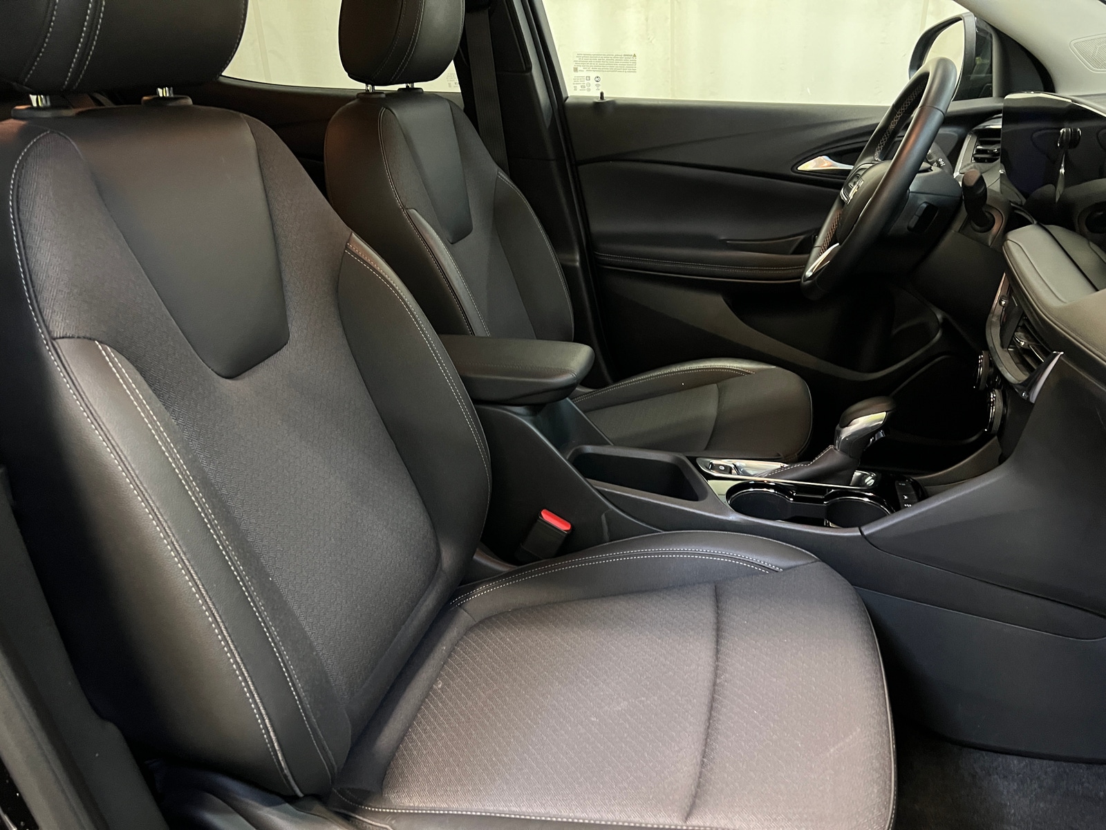 Thumbnail: 2025 Buick Encore GX - 2