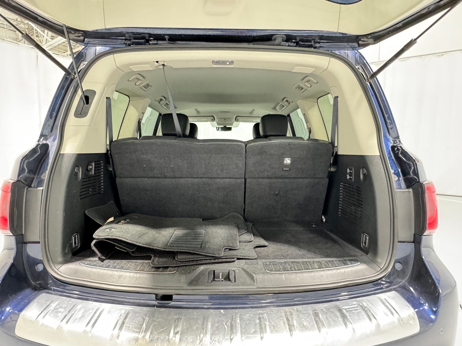 Thumbnail: 2024 INFINITI QX80 - 6