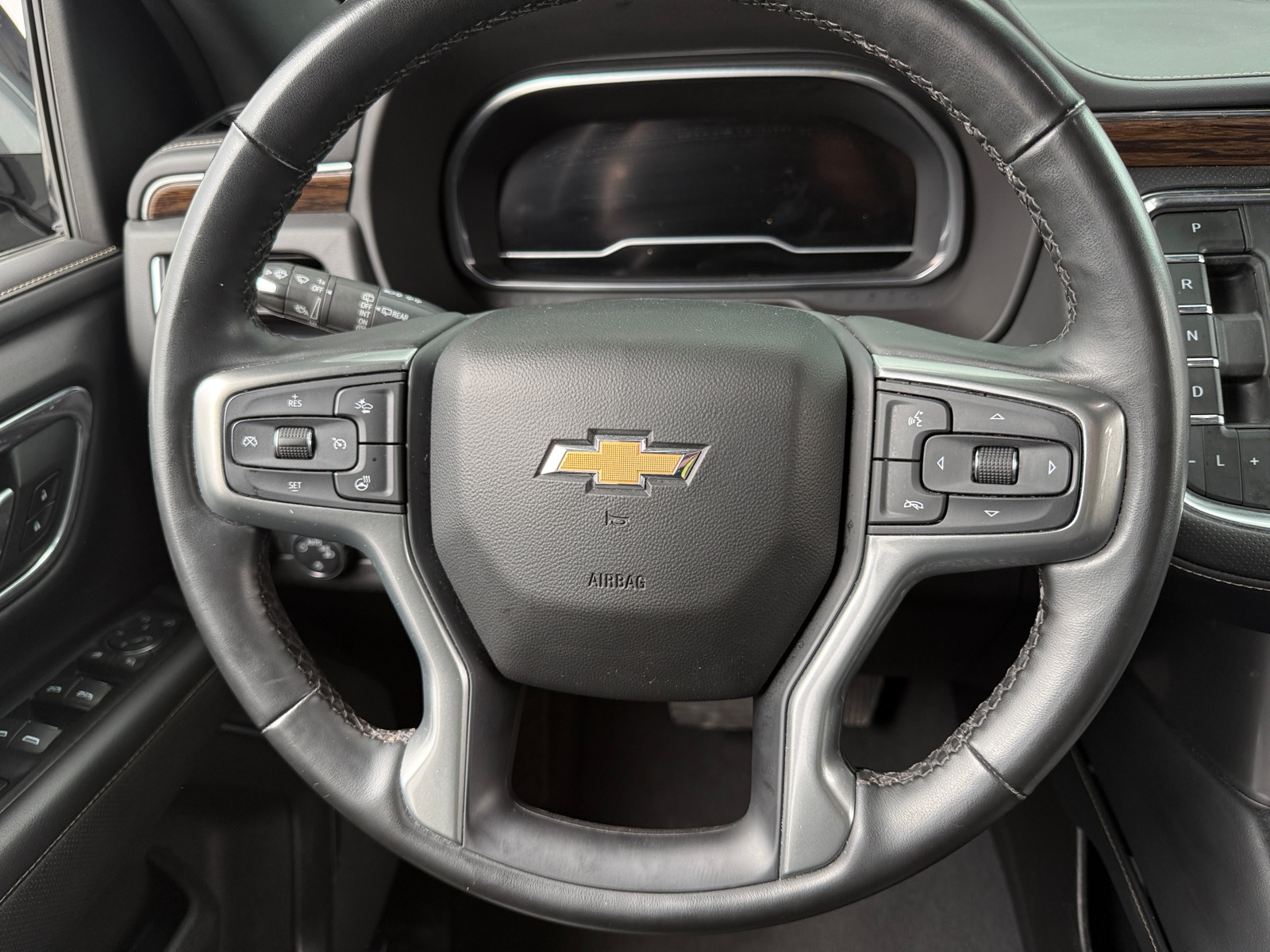 Thumbnail: 2023 Chevrolet Suburban - 4