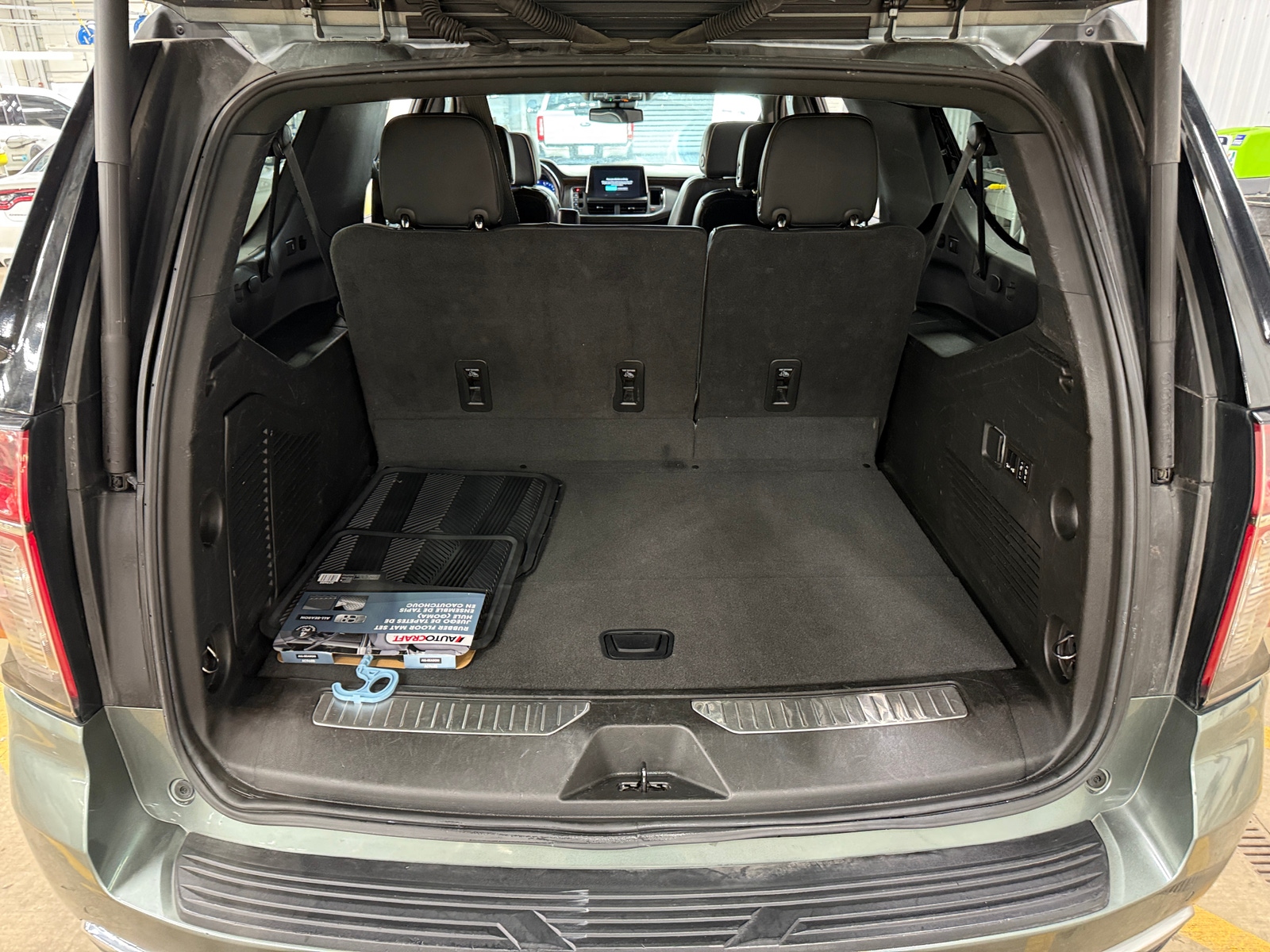 Thumbnail: 2023 Chevrolet Suburban - 6