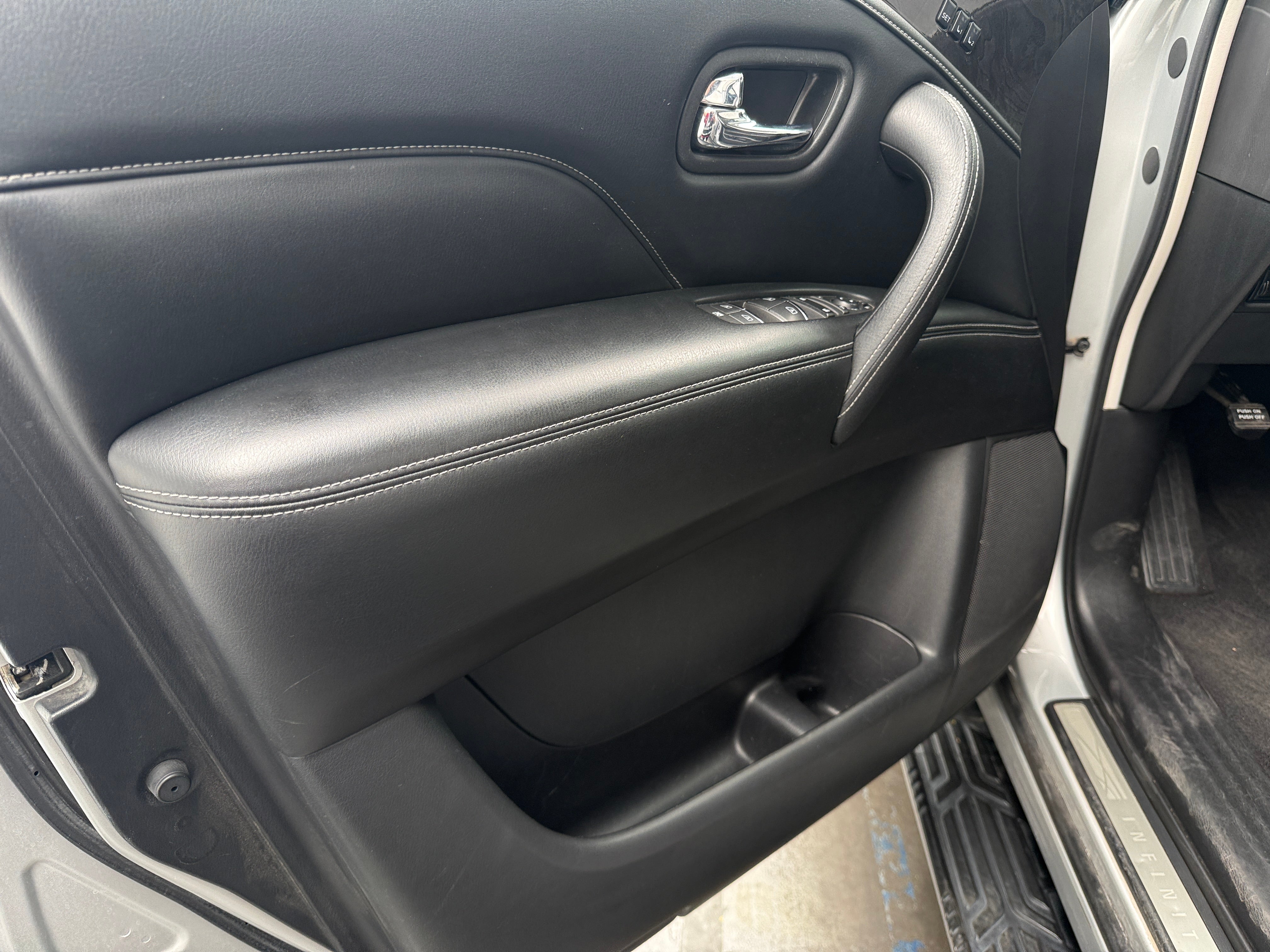 2021 INFINITI QX80