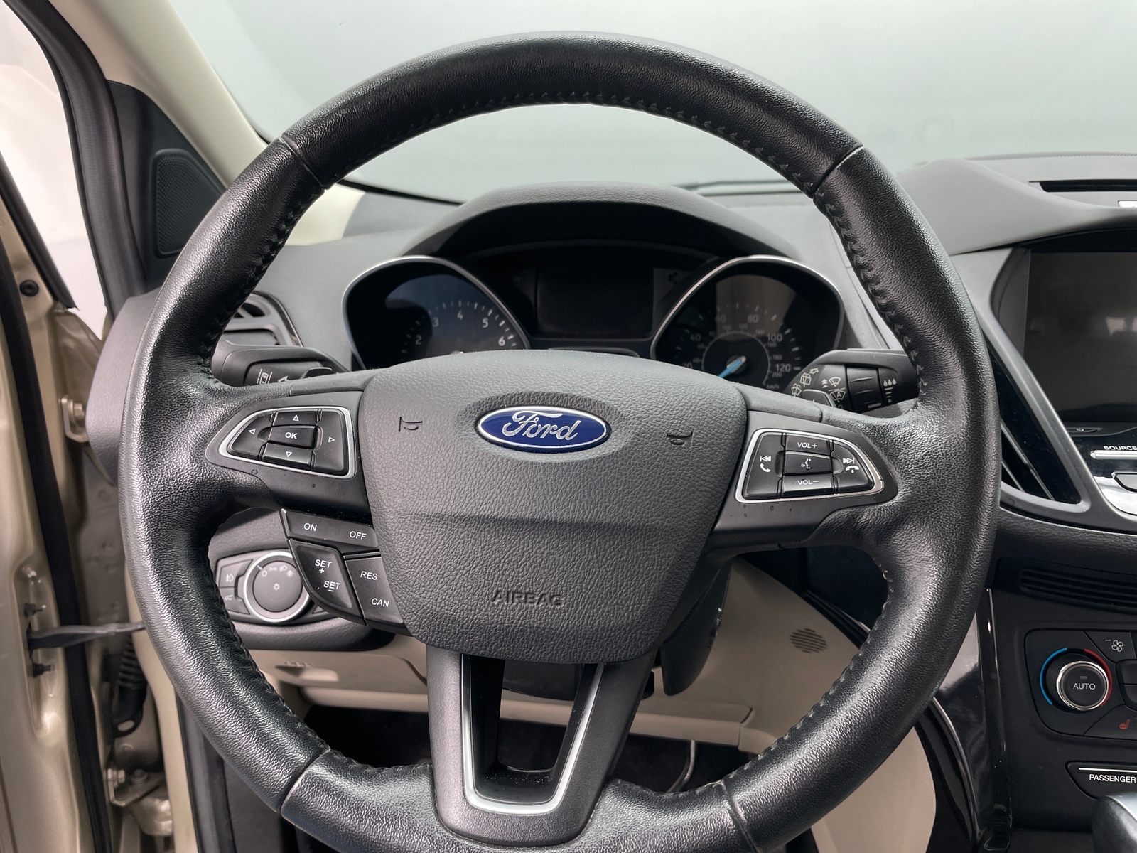 Thumbnail: 2017 Ford Escape - 4