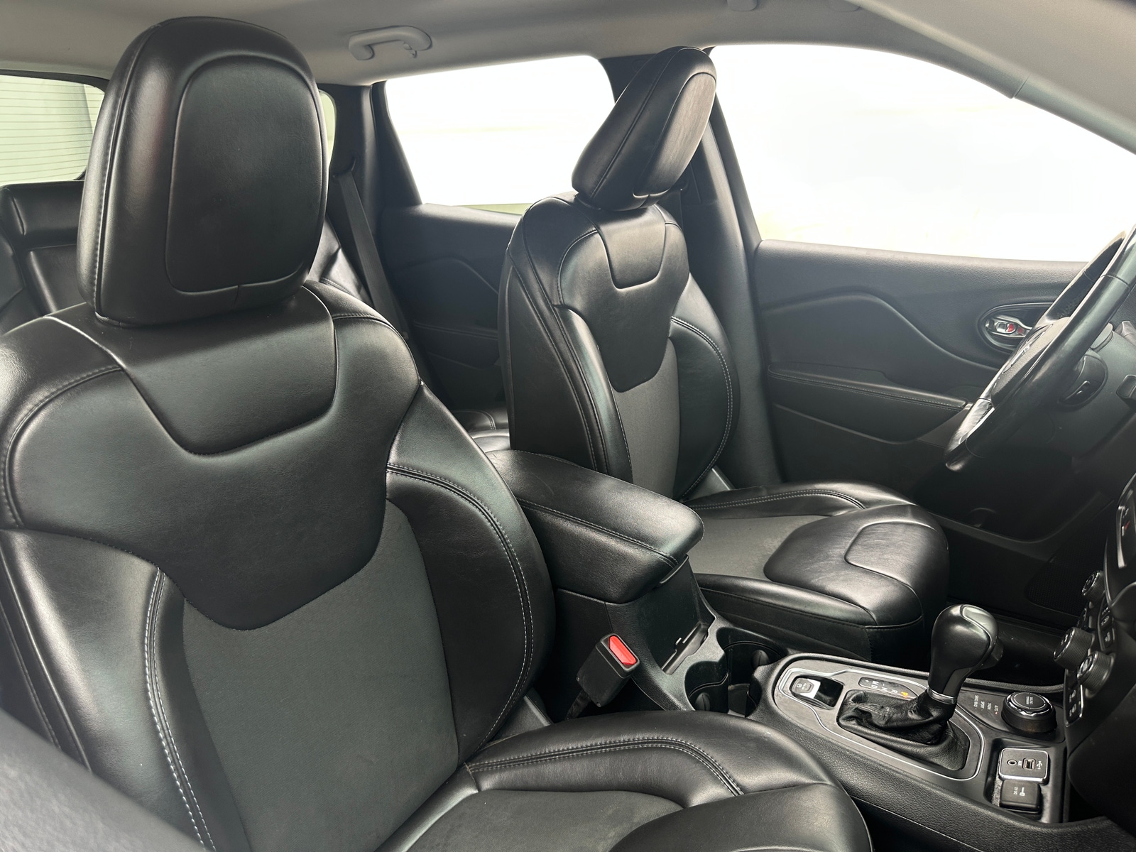 Thumbnail: 2019 Jeep Cherokee - 2