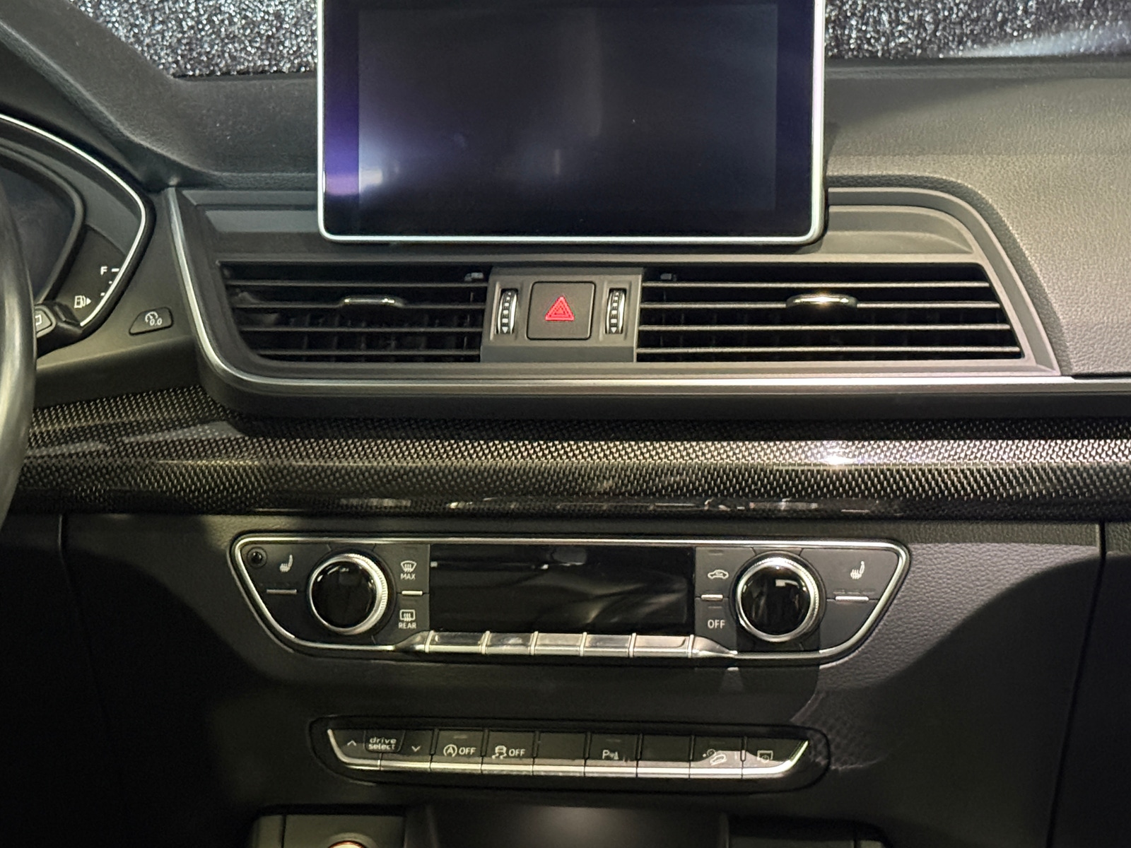 Thumbnail: 2018 Audi SQ5 - 3