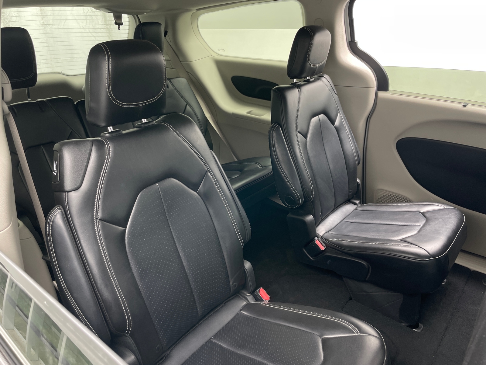 Thumbnail: 2023 Chrysler Pacifica - 5