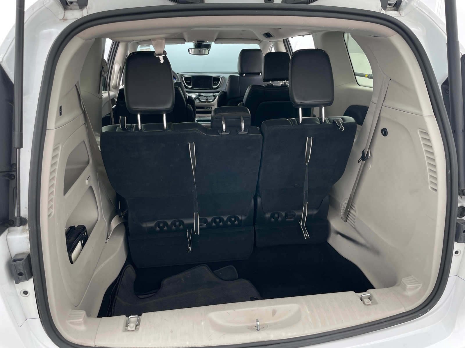 Thumbnail: 2023 Chrysler Pacifica - 6