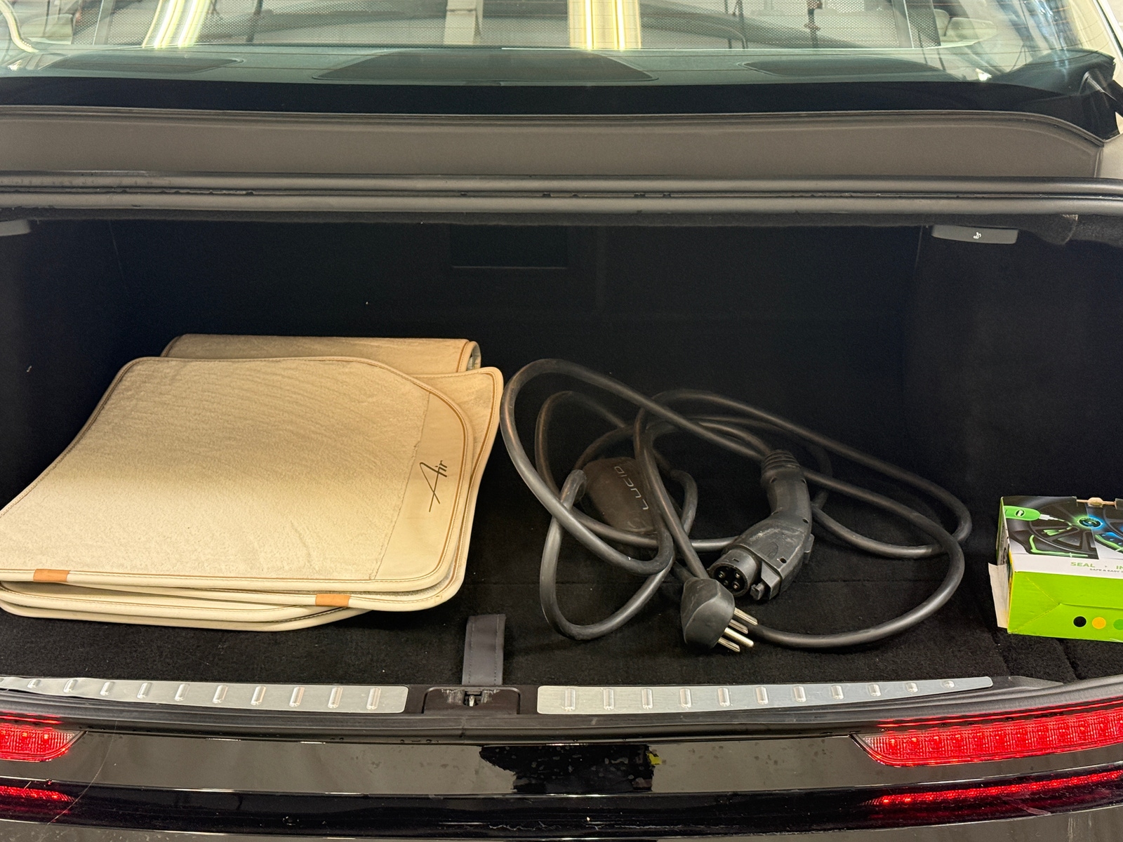 Thumbnail: 2022 Lucid Air - 6