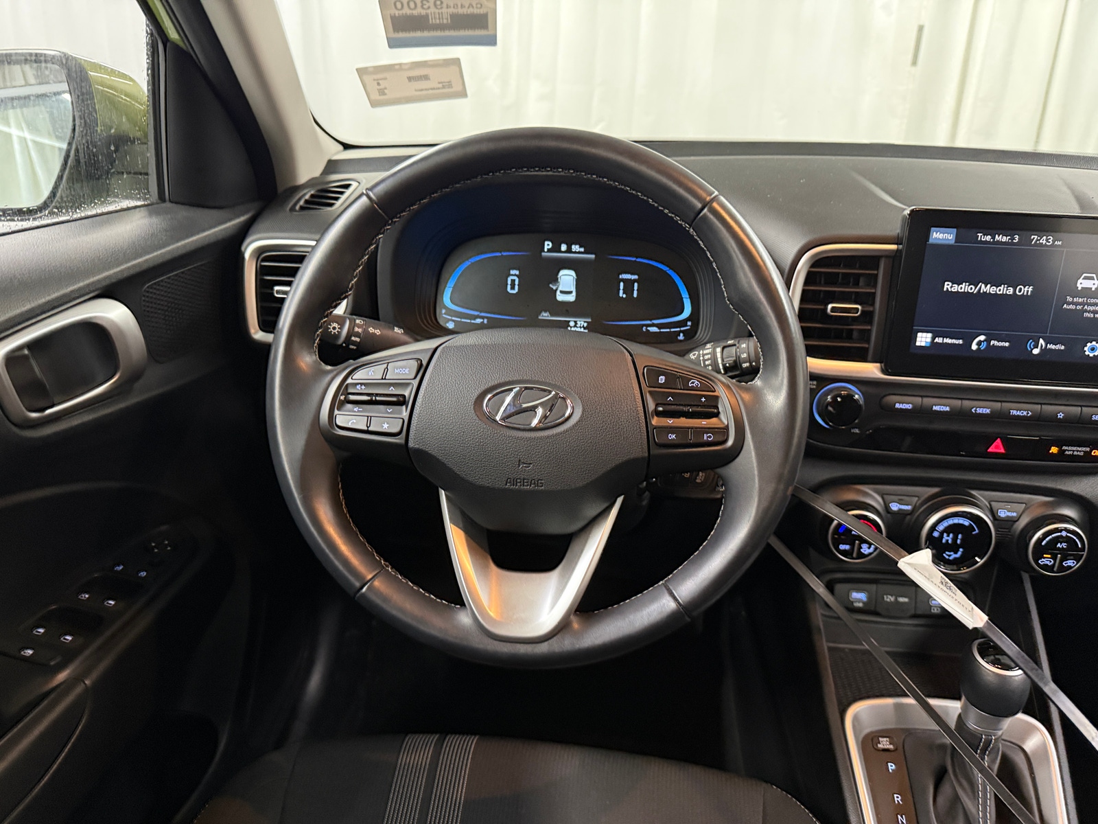 Thumbnail: 2023 Hyundai Venue - 5