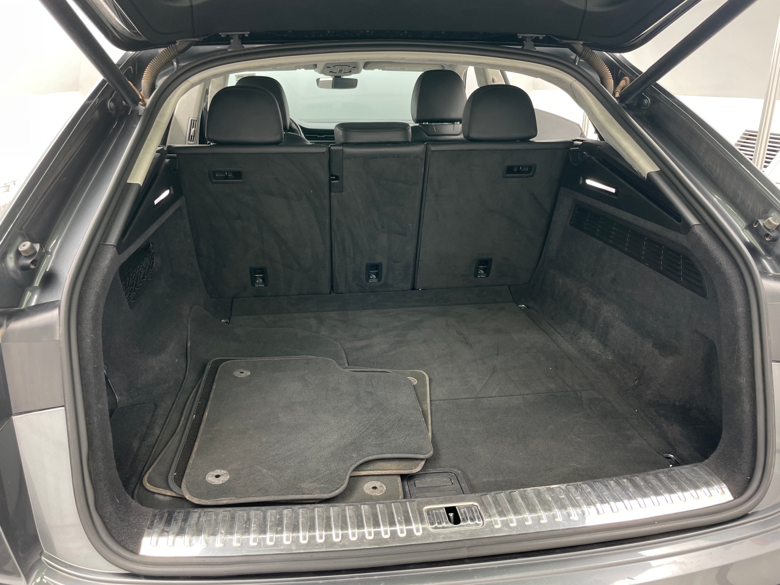 Thumbnail: 2019 Audi Q8 - 7