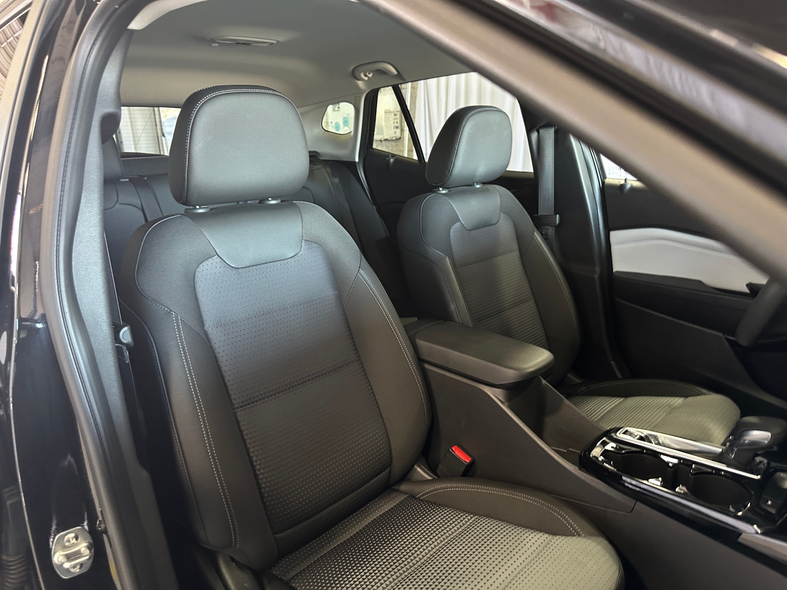 Thumbnail: 2025 Chevrolet Trax - 2