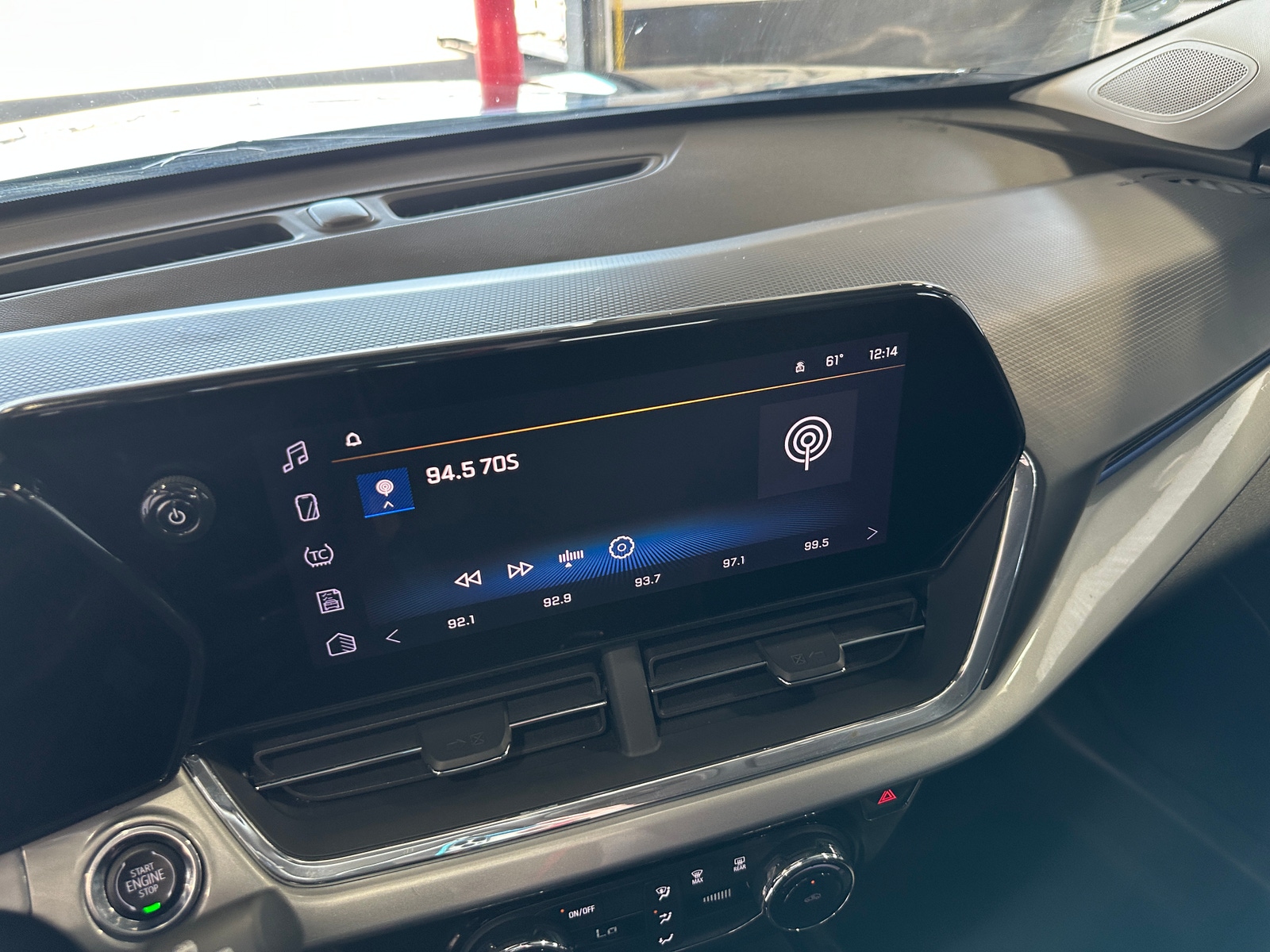 Thumbnail: 2025 Chevrolet Trax - 4