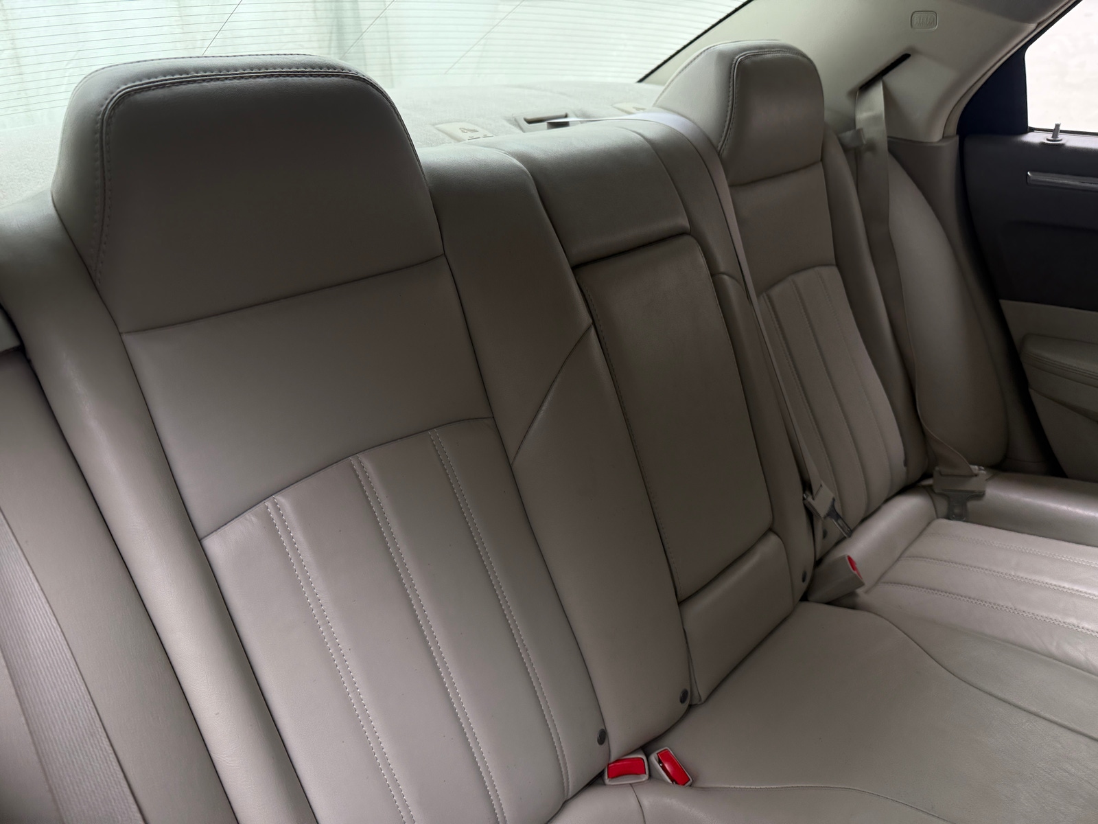 Thumbnail: 2010 Chrysler 300 - 5