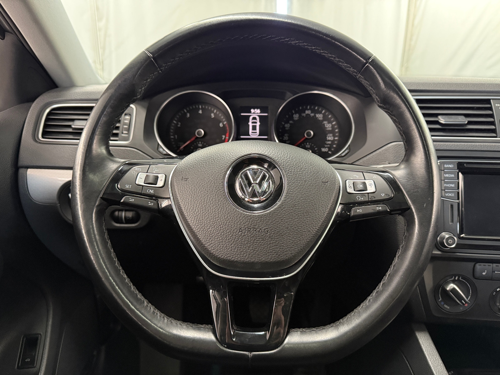 Thumbnail: 2017 Volkswagen Jetta - 4