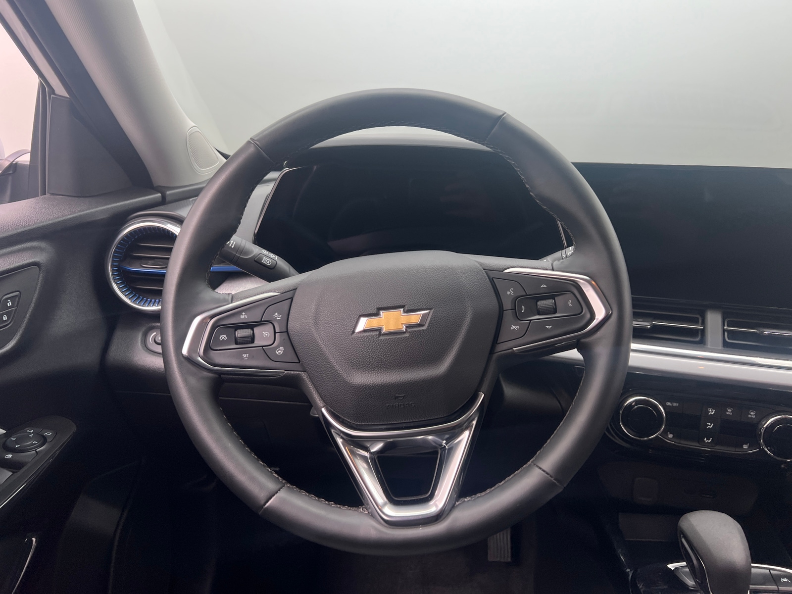 Thumbnail: 2025 Chevrolet Trax - 5