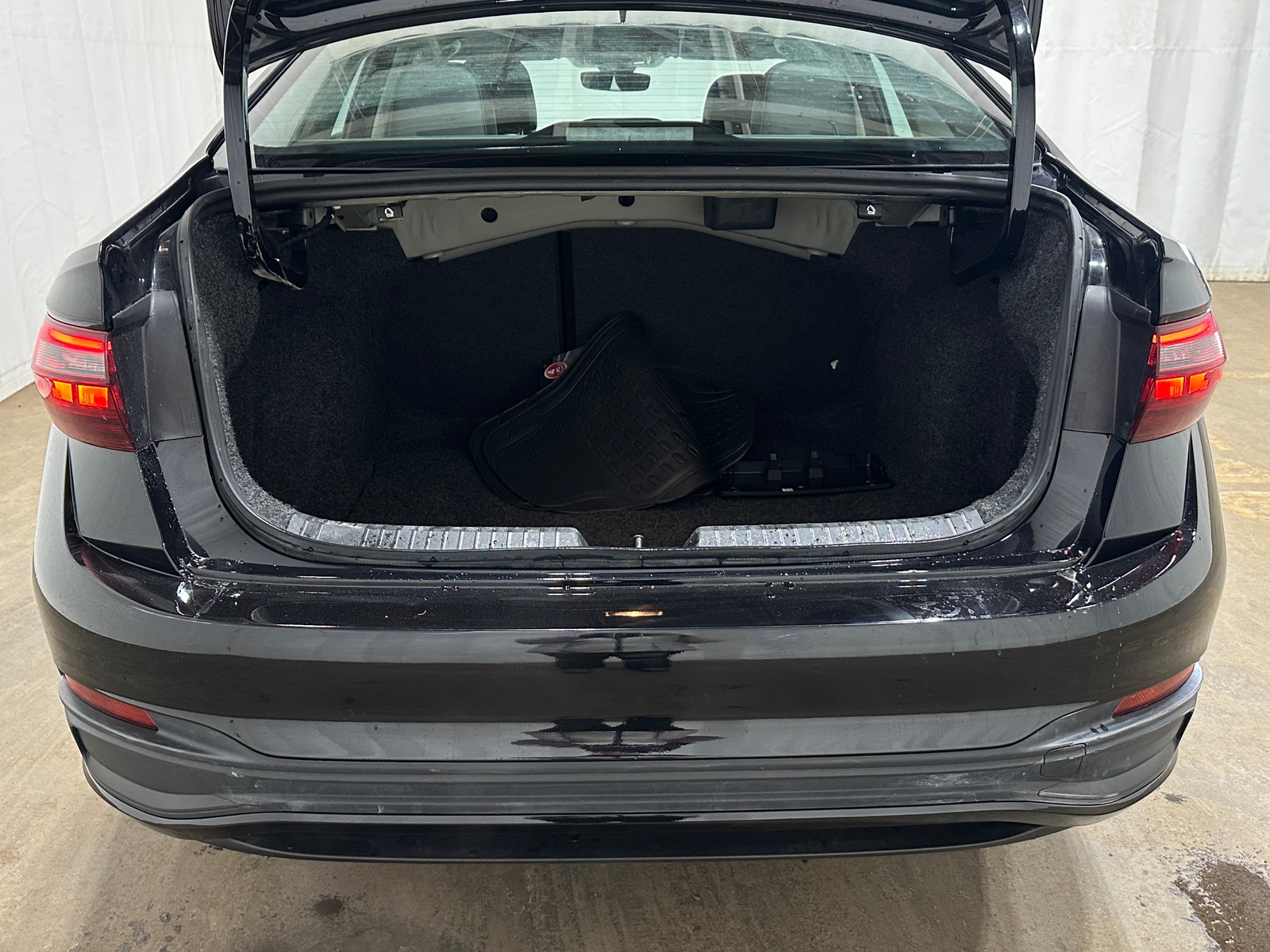 Thumbnail: 2025 Volkswagen Jetta - 6