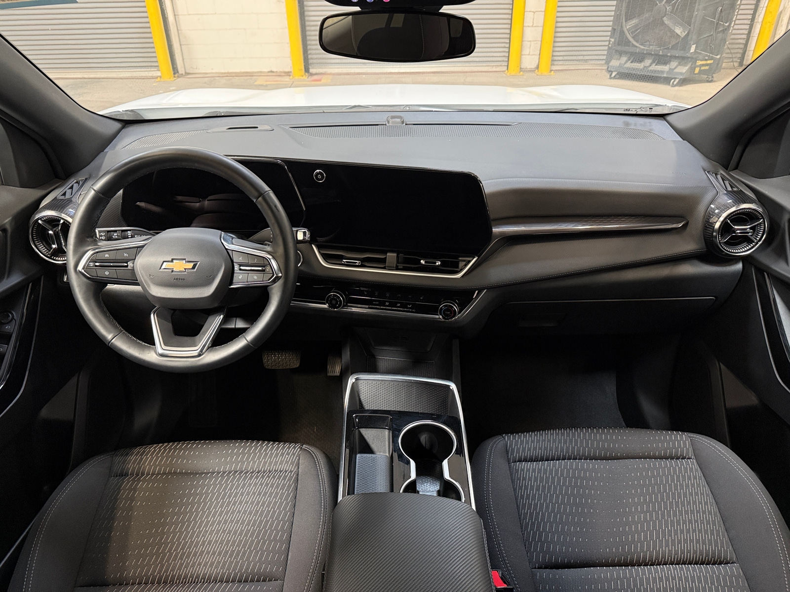 Thumbnail: 2025 Chevrolet Equinox - 3