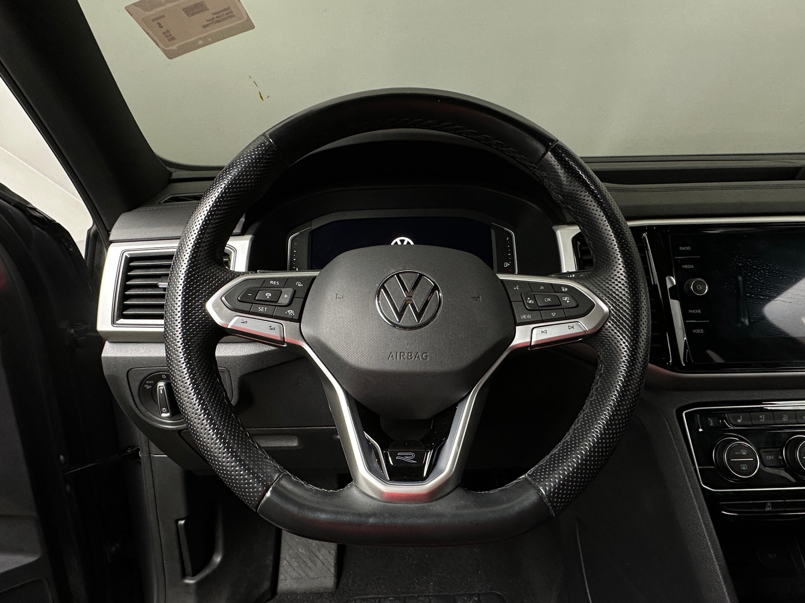 Thumbnail: 2023 Volkswagen Atlas - 4