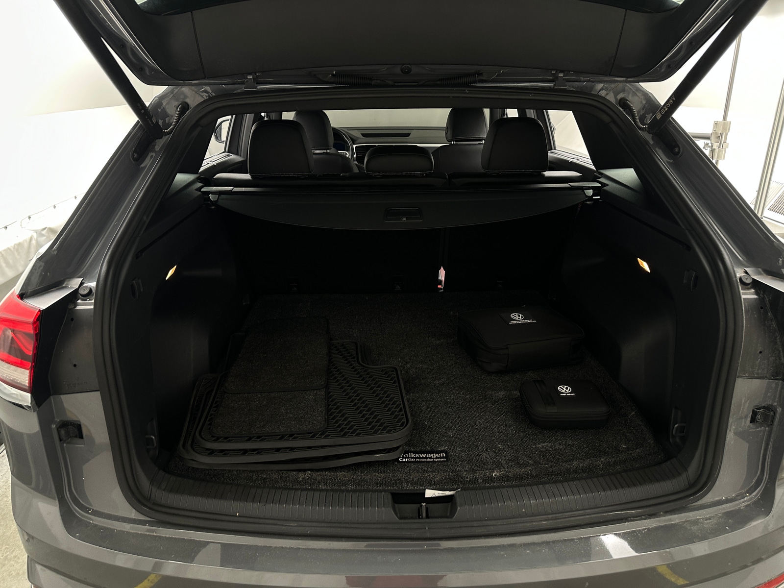 Thumbnail: 2023 Volkswagen Atlas - 6