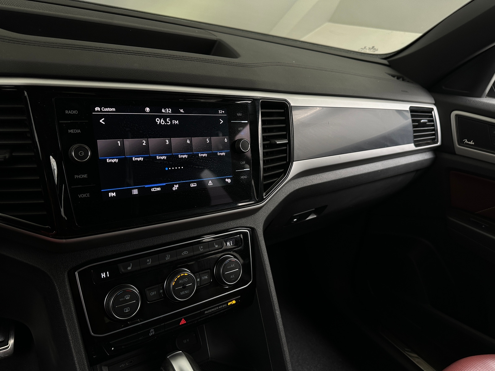 Thumbnail: 2023 Volkswagen Atlas - 3