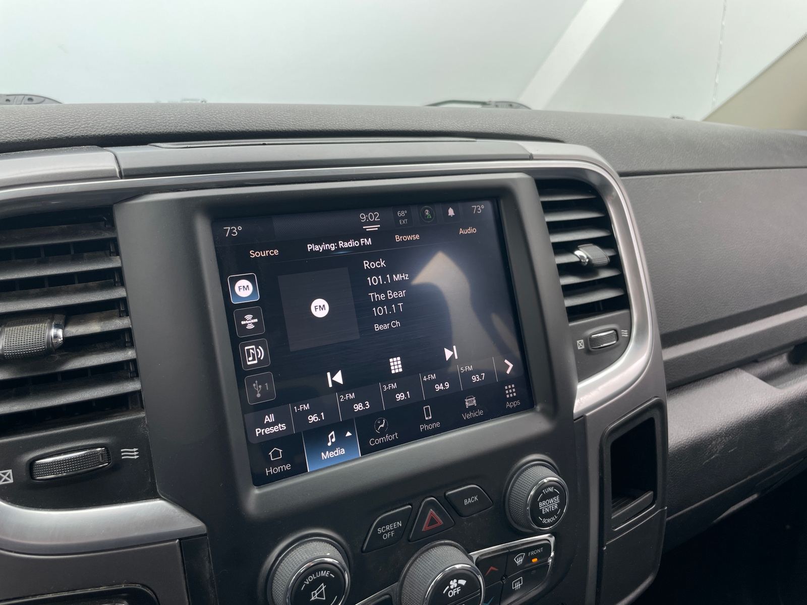 Thumbnail: 2023 RAM 1500 Classic - 4