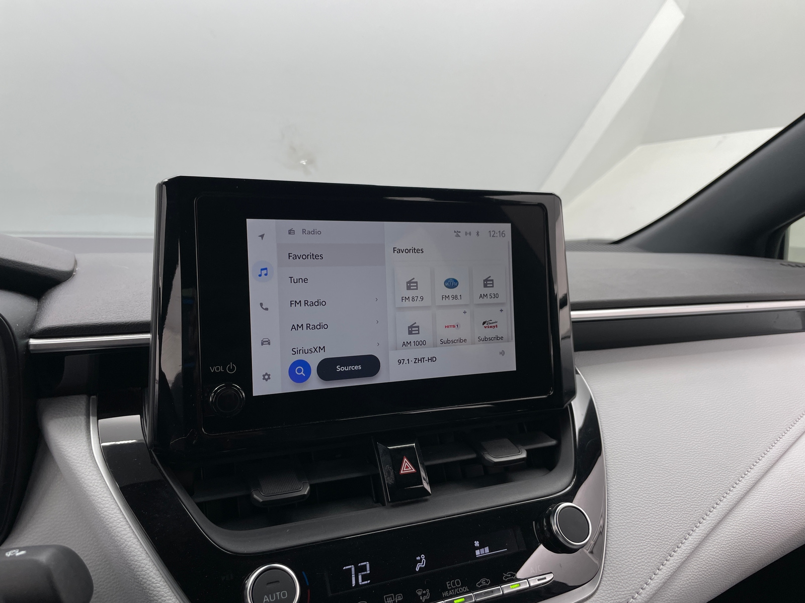 Thumbnail: 2023 Toyota Corolla - 4