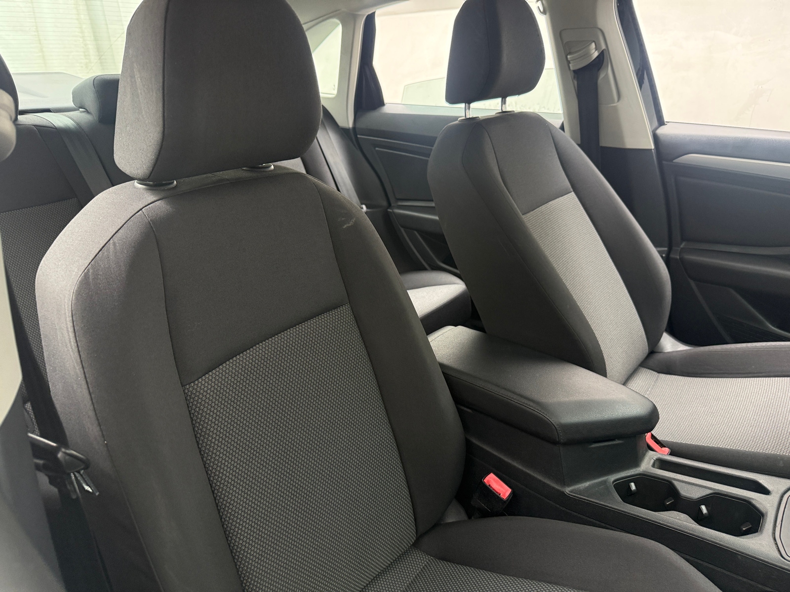 Thumbnail: 2019 Volkswagen Jetta - 2