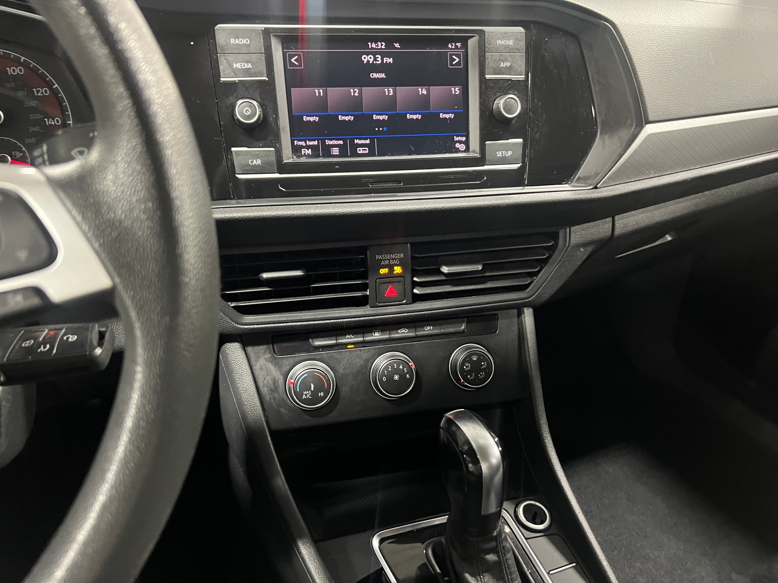 Thumbnail: 2019 Volkswagen Jetta - 4