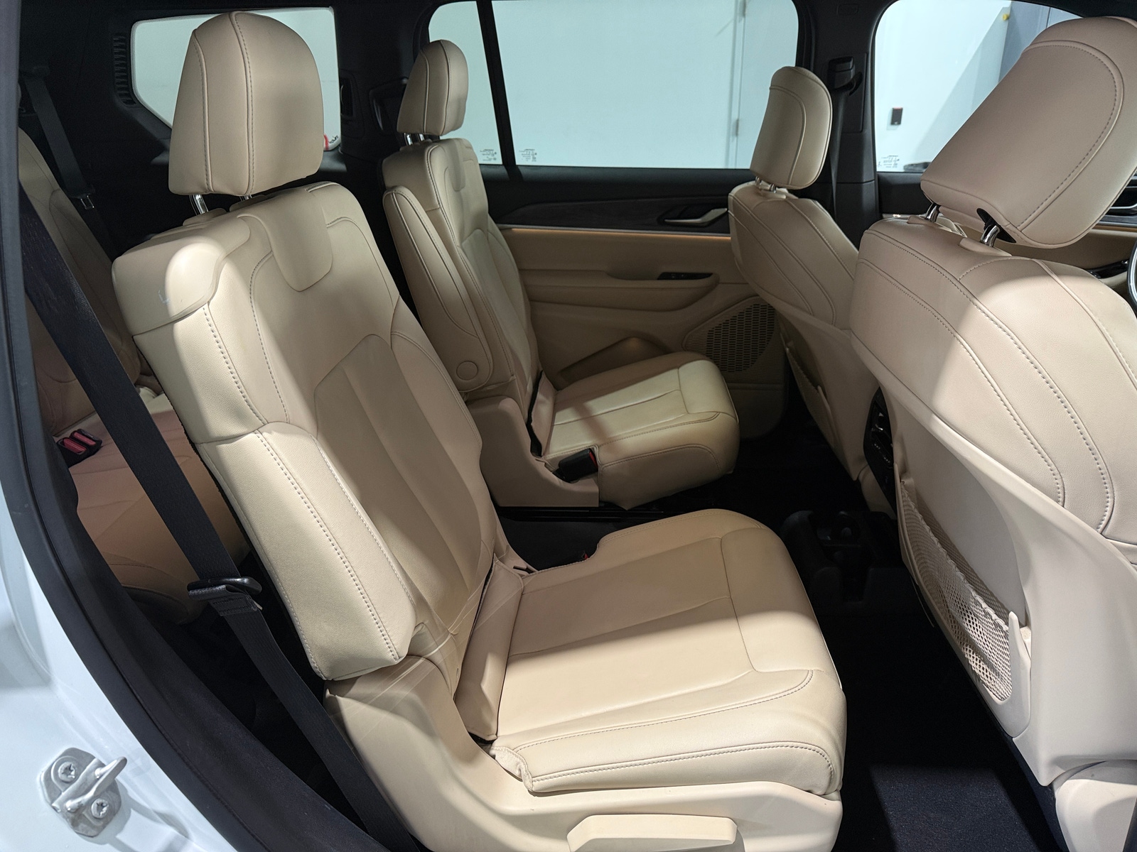 Thumbnail: 2023 Jeep Grand Cherokee L - 5