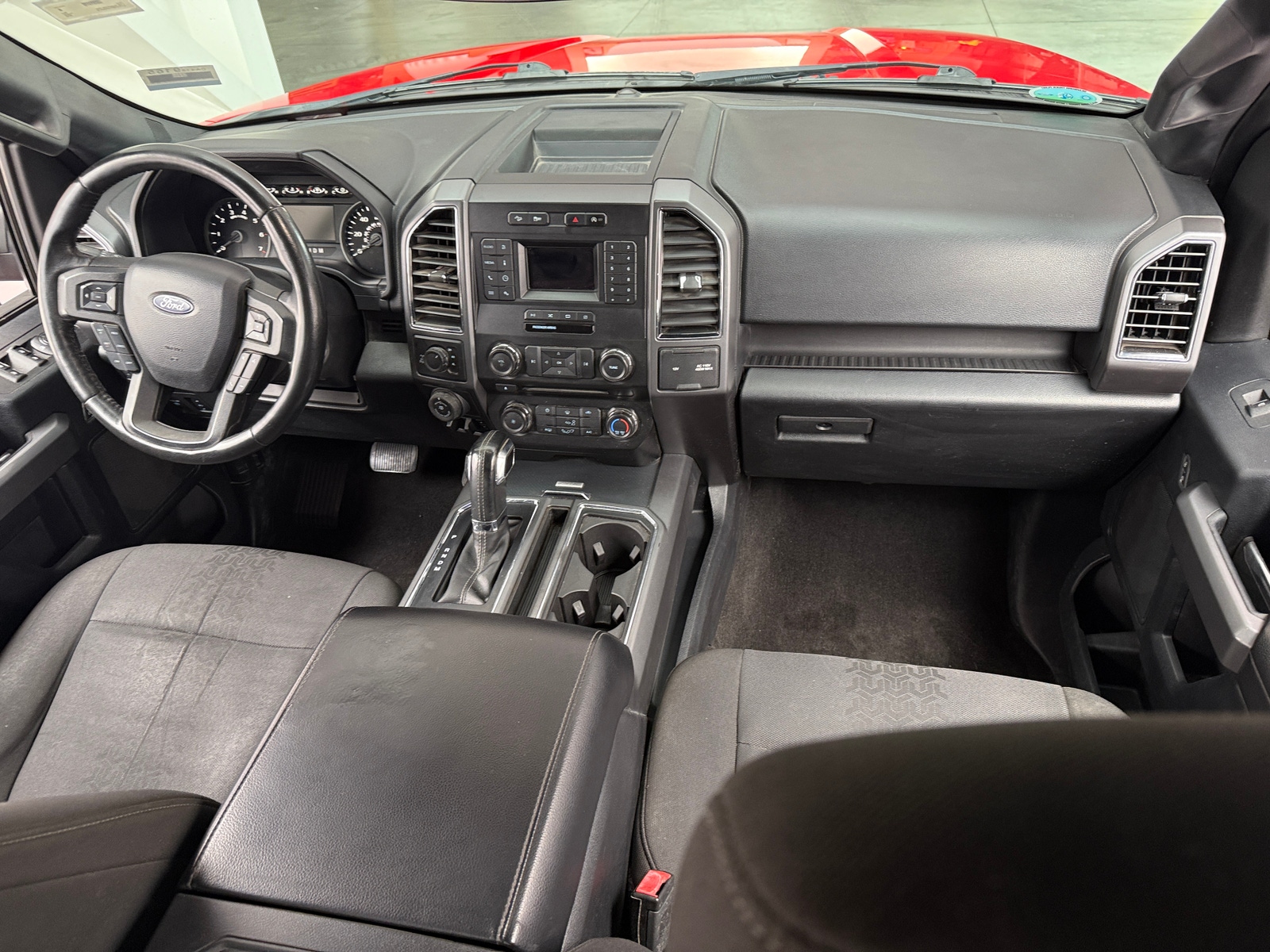 Thumbnail: 2018 Ford Econoline - 3