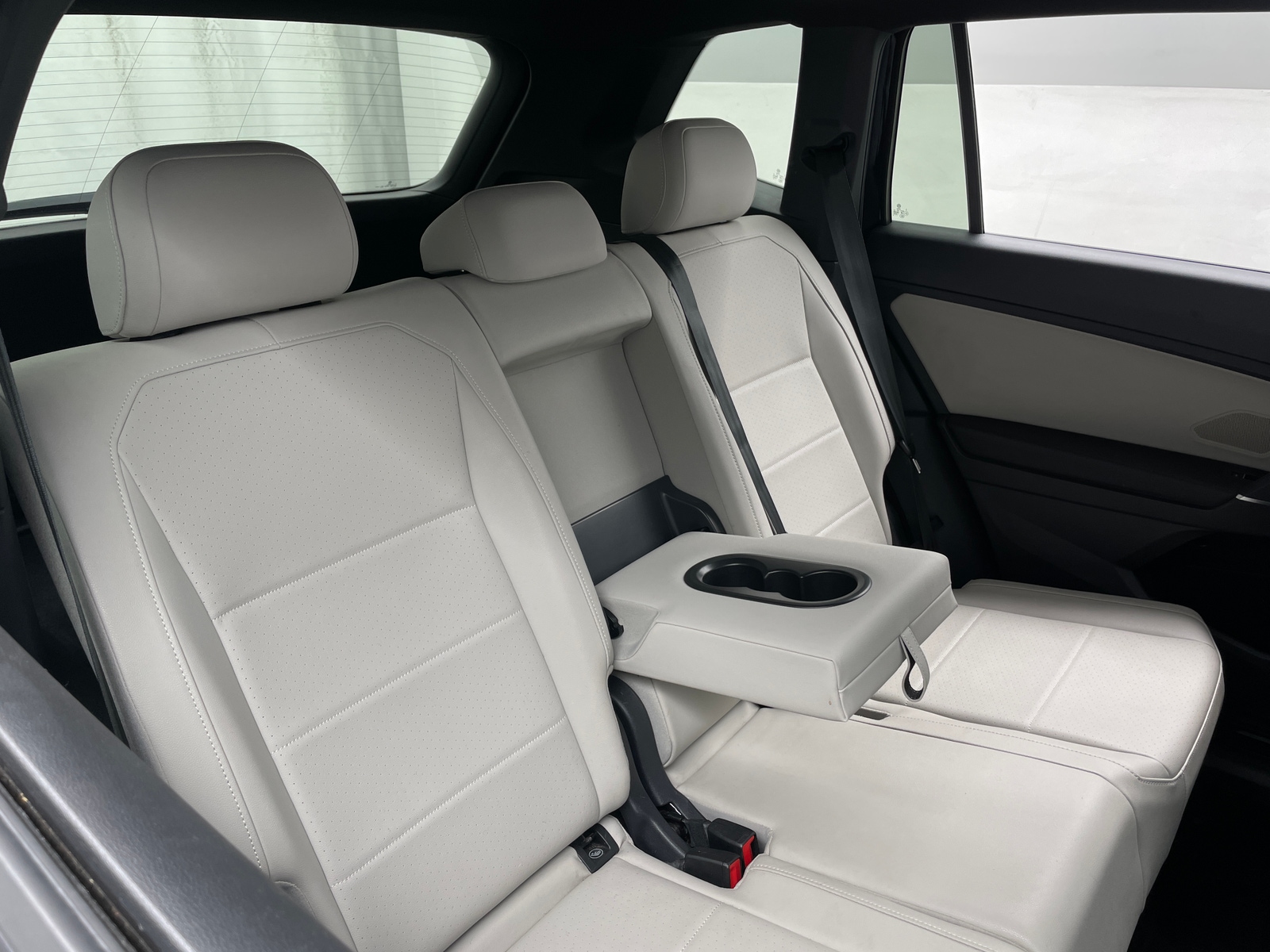 Thumbnail: 2020 Volkswagen Tiguan - 5